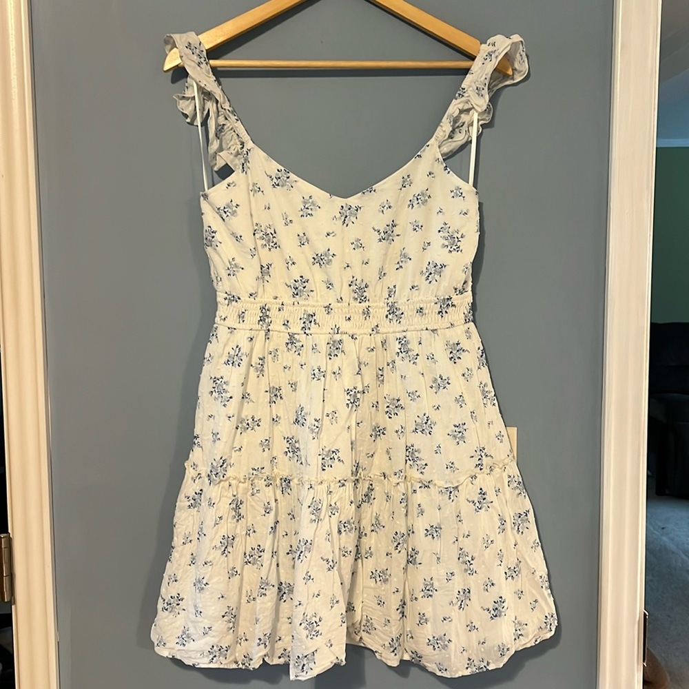Altar’d State White short dress with blue flowers
